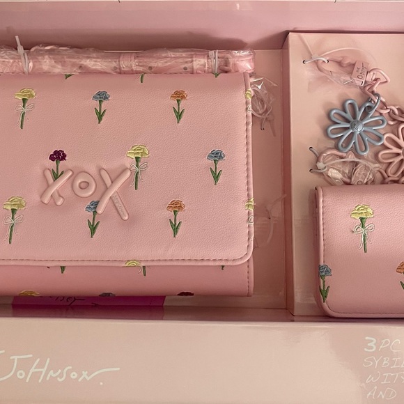 Betsey Johnson Pink Floral Accessory Set *Box Not Included * - Picture 3 of 6